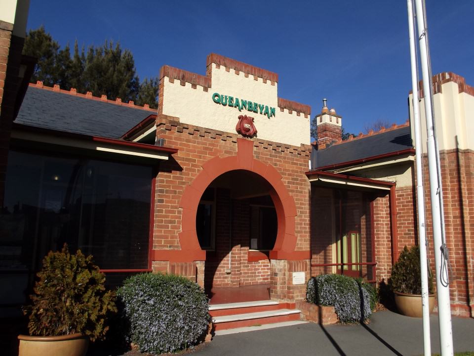 Queanbeyan country living with city benefits