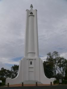 First World War Memorial on Monument Hill (photo courtesy of monumentaustralia.org.au)