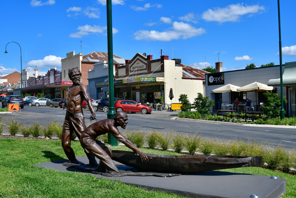 Gundagai,,Nsw,,Australia,-,November,01:,Sculpture,In,Honor,For