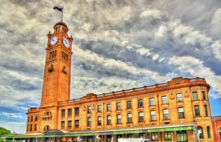 Exploring the Cultural hubs of Australia with art and music scene