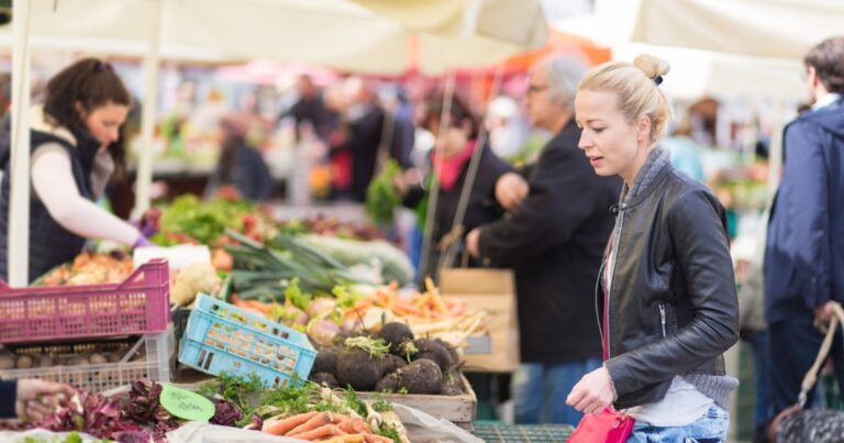shopping experiences with local markets and artisans in australia